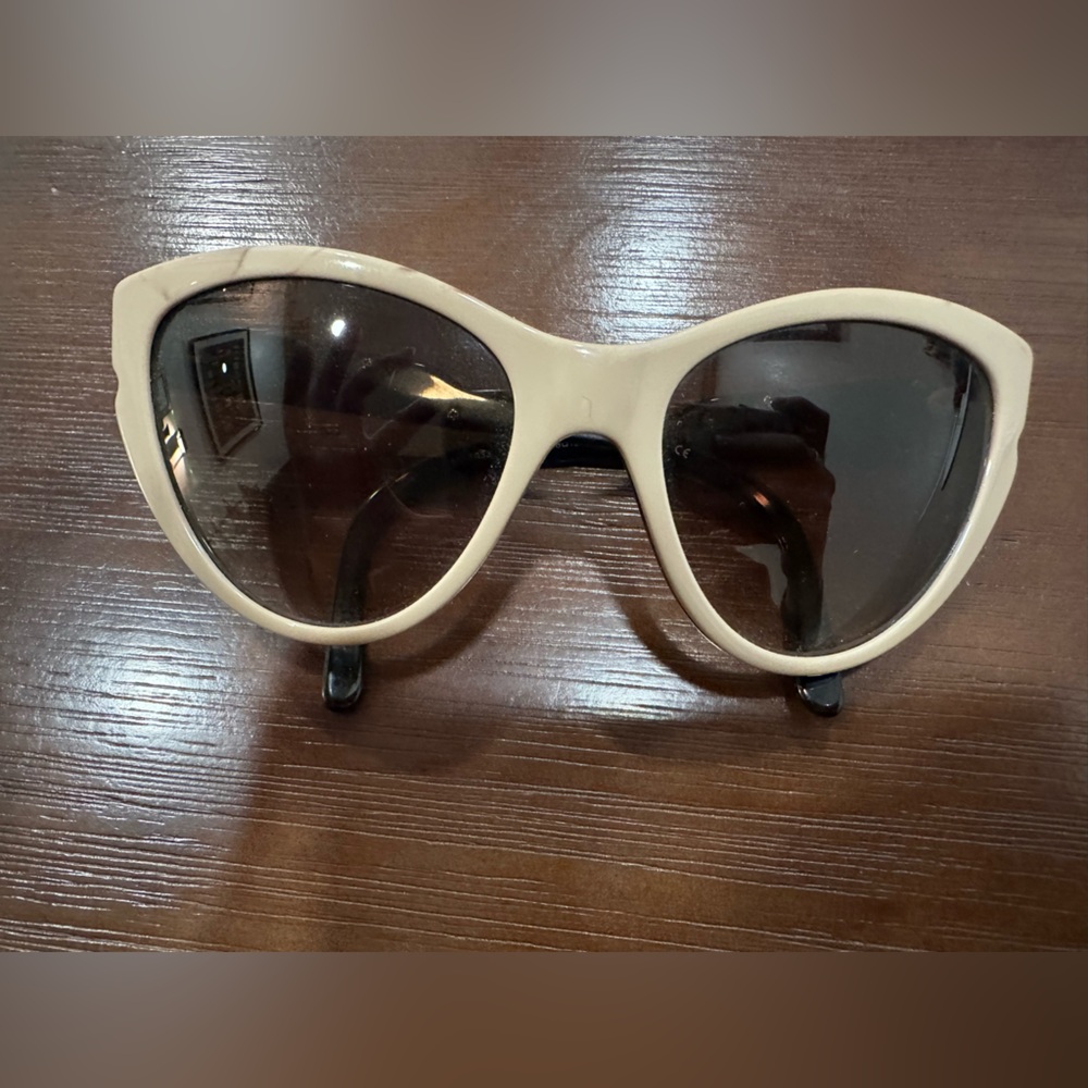 Stella McCartney Cream and Black Cat-Eye Sunglasses